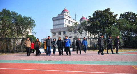 安徽蚌埠教育代表团来我校考察