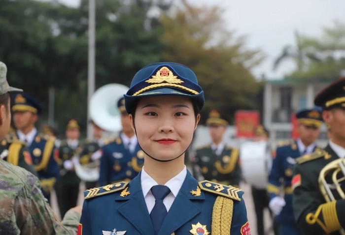 肩负荣光！我校优秀校友在天安门接受祖国检阅